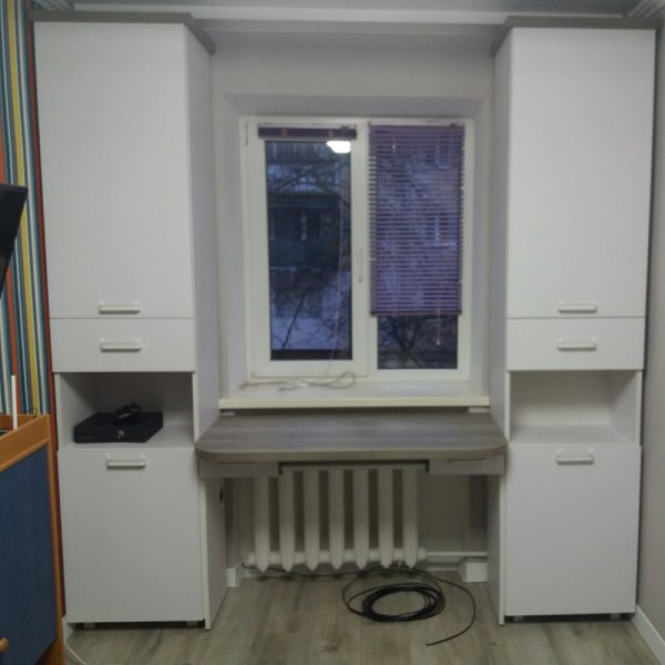 Стіл Карнес